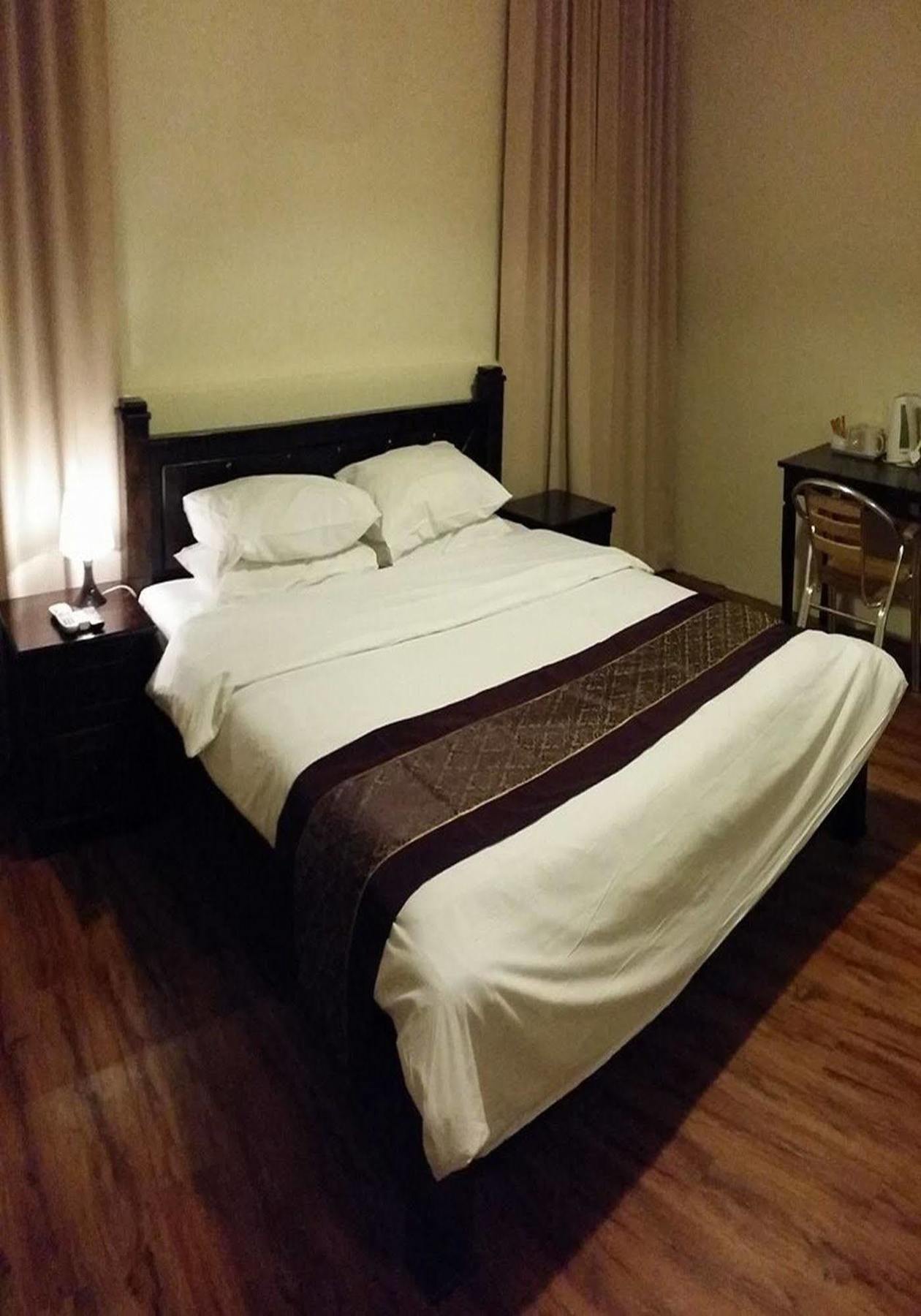 8 Boutique By The Sea Hotel Tanjung Tokong Exterior foto