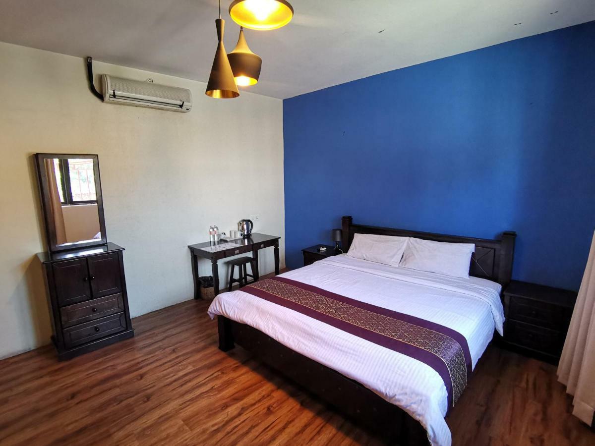 8 Boutique By The Sea Hotel Tanjung Tokong Exterior foto