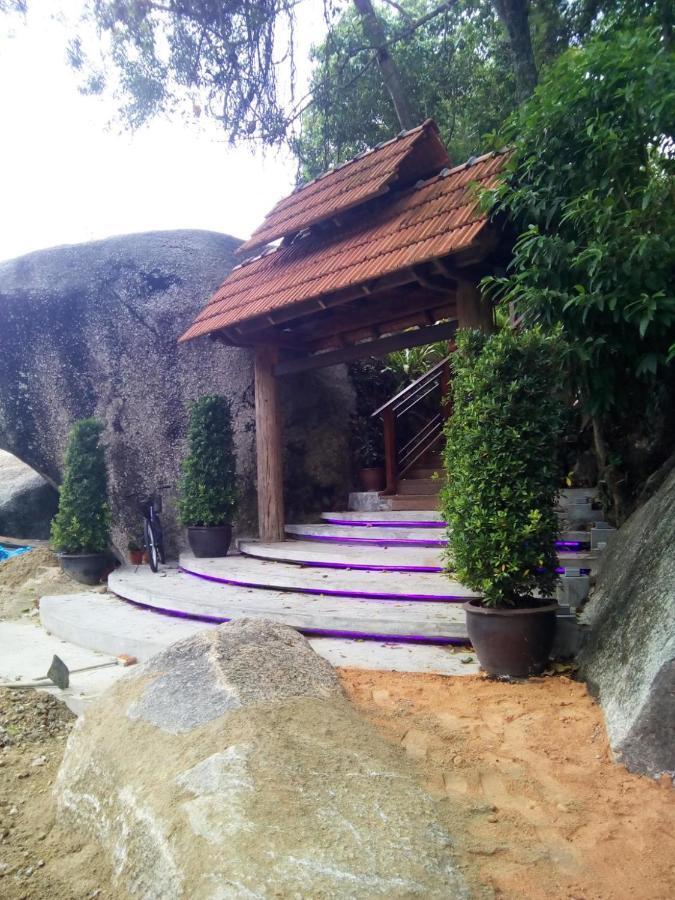 8 Boutique By The Sea Hotel Tanjung Tokong Exterior foto