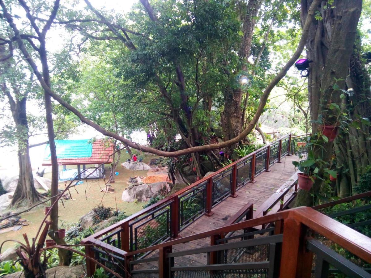 8 Boutique By The Sea Hotel Tanjung Tokong Exterior foto